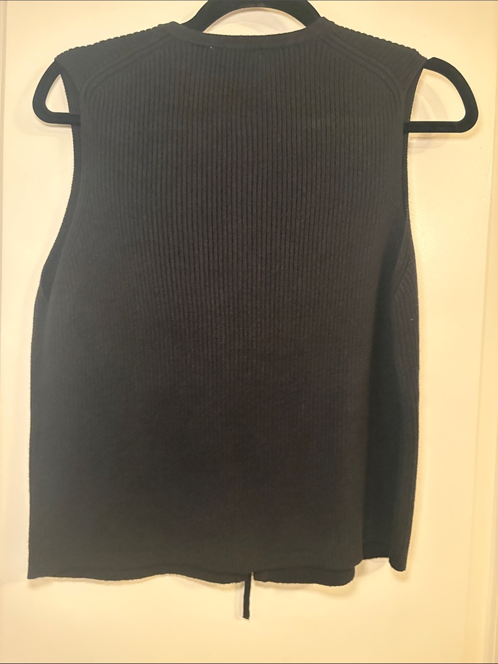 Abercrombie & Fitch Black Ribbed Tie-Front Sleeveless Tank - Picture 6 of 6